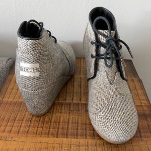 Toms Wedge Booties